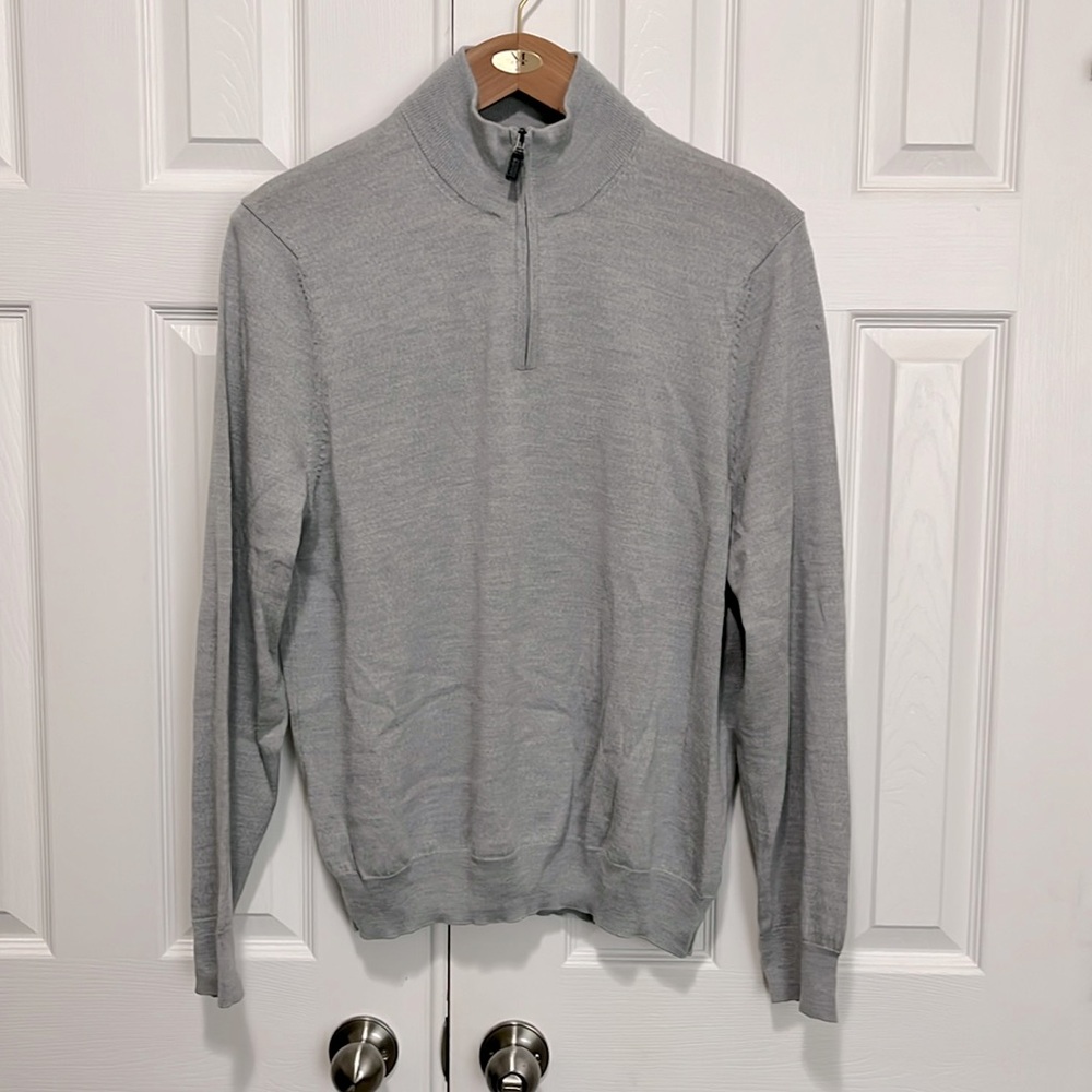 Jos A. Bank Men’s Light Gray Traveler Merino Wool Zip-Up Sweater